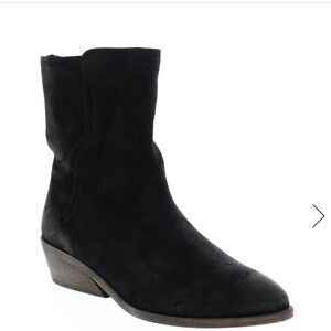 Frye Women's Farrah Wave Black Suede Ankle Boots